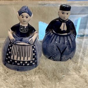 DELFT  BLUE SALT & PEPPER SHAKERS DUTCH BOY AND GIRL HOLLAND VINTAGE